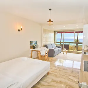  Apartment Promenade Holiday - Cosy Sea Front Studio
